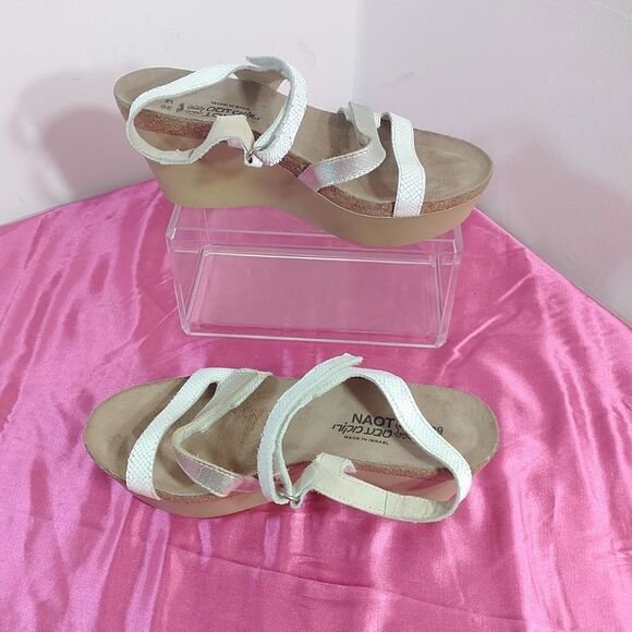 Naot Canaan White/Silver Leather Wedge Sandals 23025 Women’s 8US/39 EUR. - Picture 4 of 7